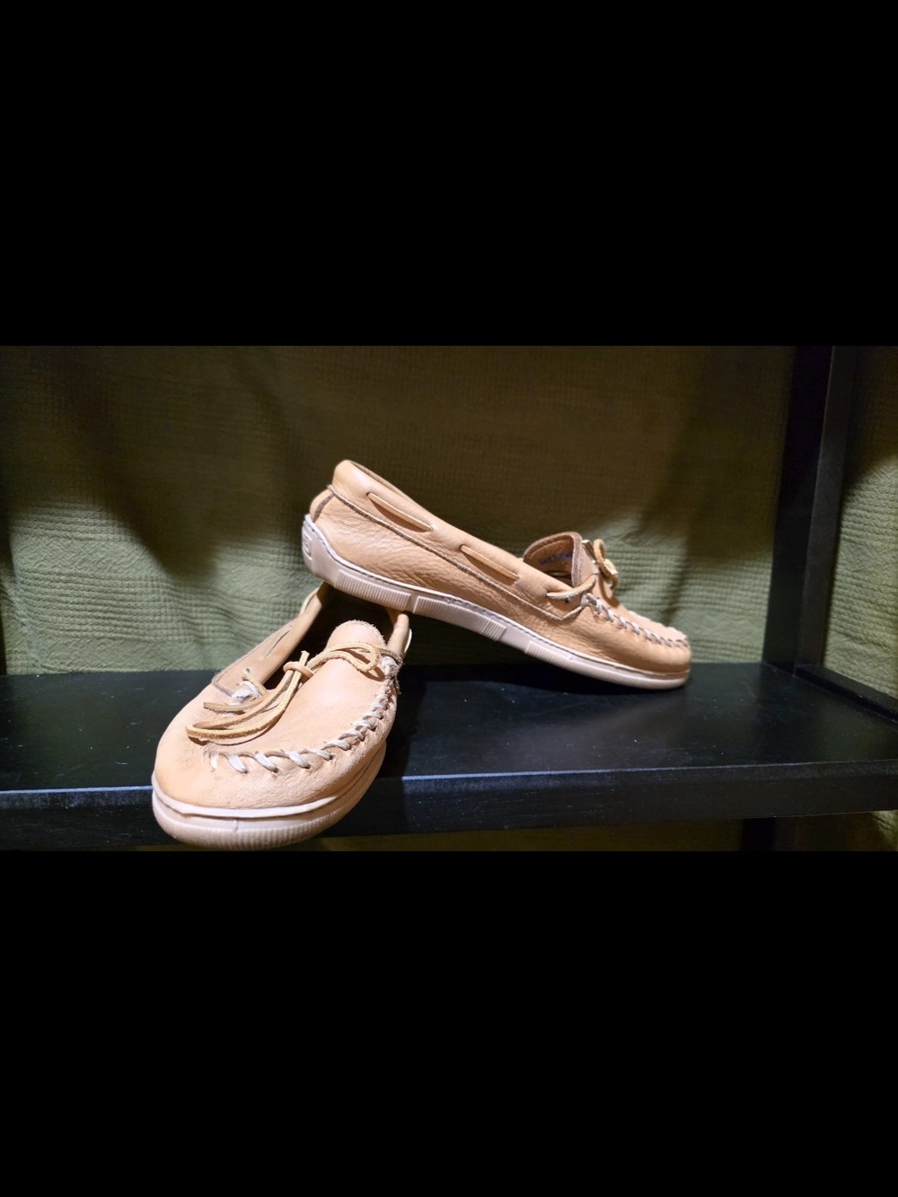 Minnetonka Tan Leather Moccasin Slip-On Loafers